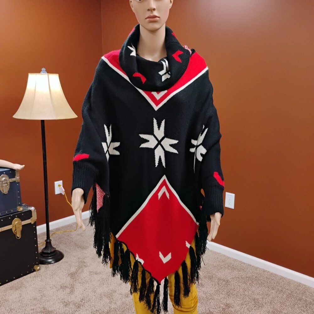 Selfie Couture Southwestern Knit Fringe Poncho | M/L | Statement Sweater